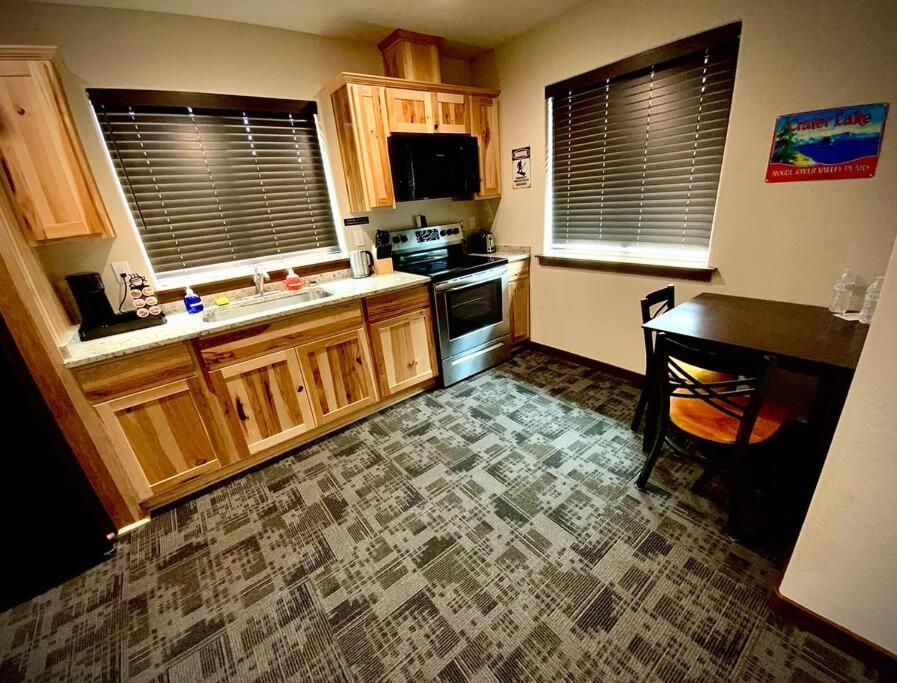 Bear Mountain - 6 * Grants Pass